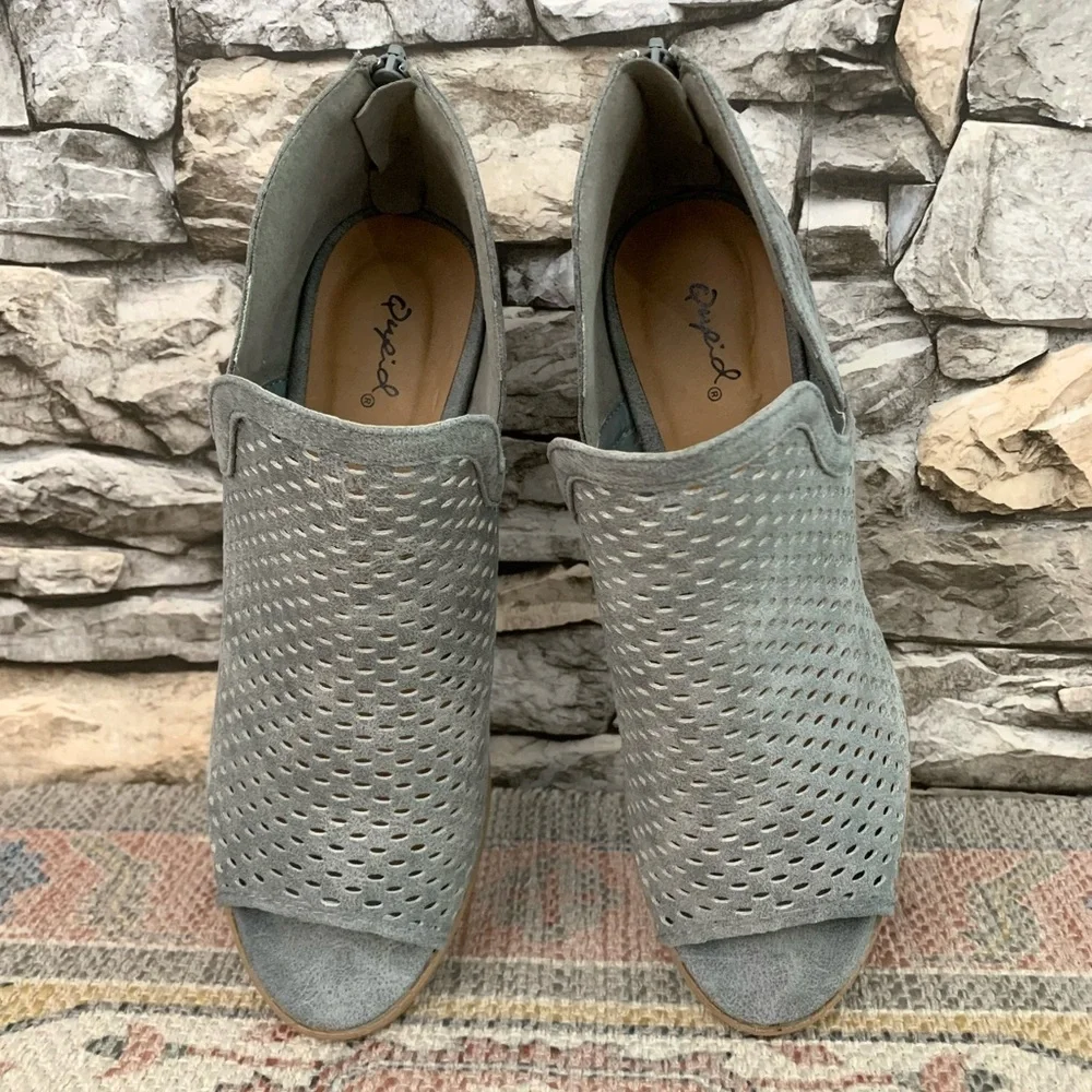 #9 Qupid Perforated Gray Steel Cut Peep Toe Distressed Booties Heels Shoes 9